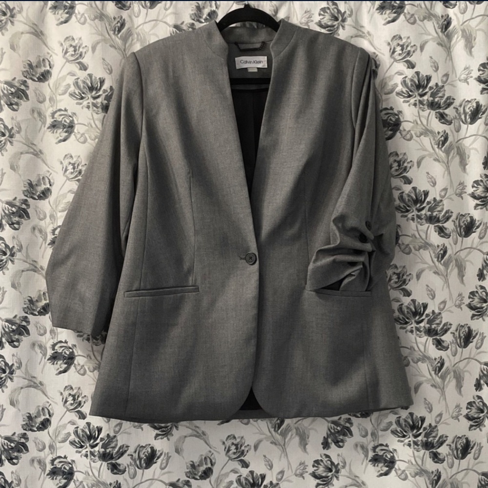 Calvin Klein blazer - Picture 2 of 7